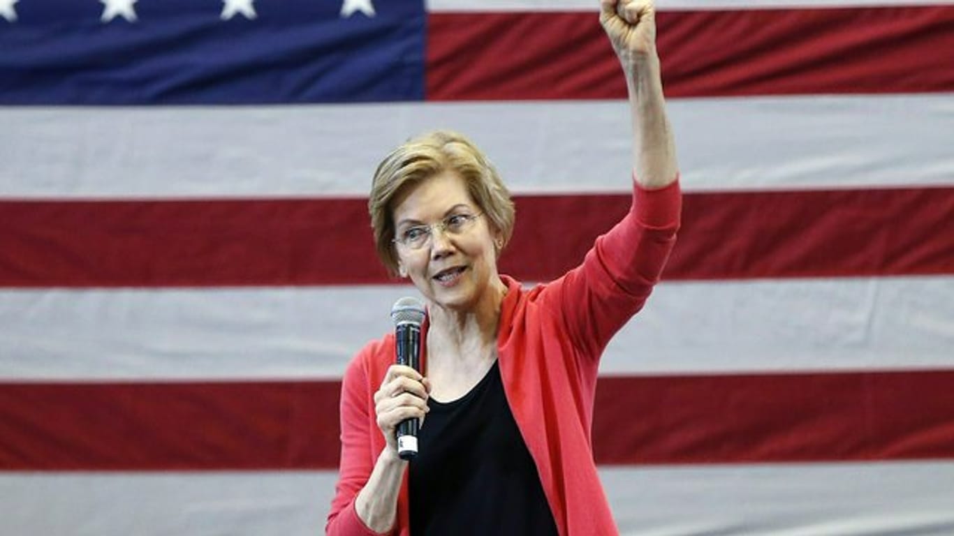 Elizabeth Warren, demokratische US-Senatorin, spricht bei einer Veranstaltung am Manchester Community College.