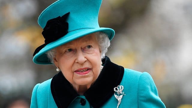 Die Queen sucht Personal.