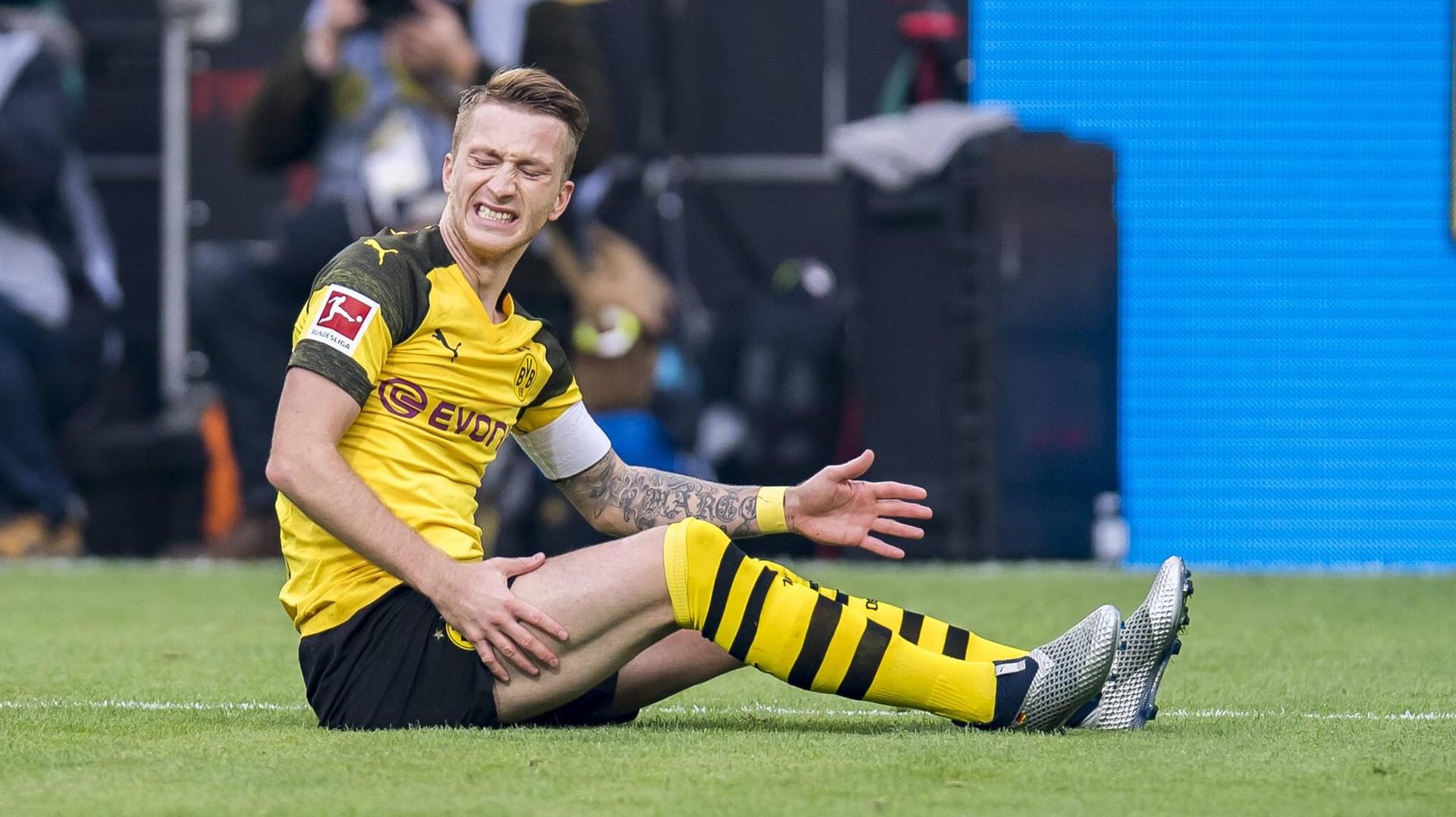 Marco Reus mit schmerzverzerrtem Gesicht: Der BVB-Star muss gegen Tottenham offenbar passen.