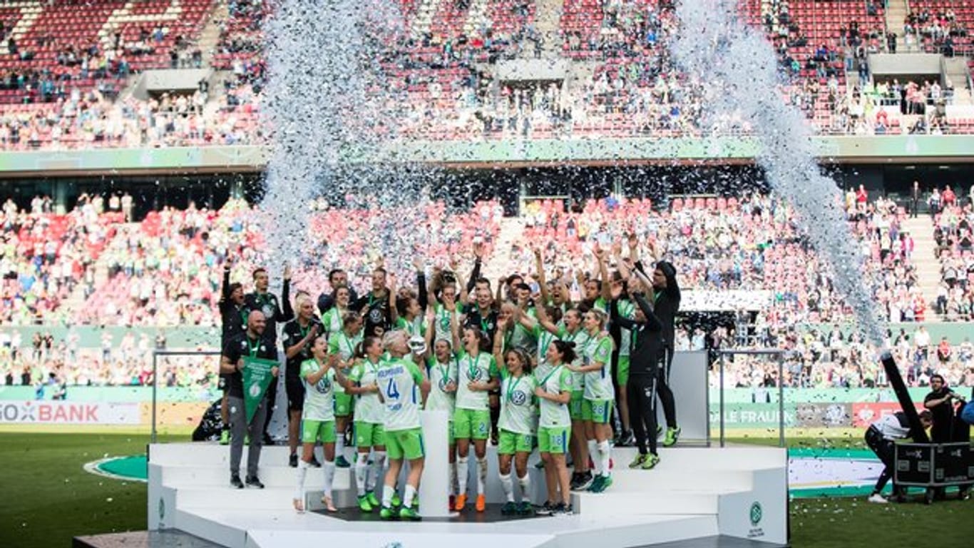 Die Frauen des VfL Wolfsburg wollen ihren Titel erfolgreich verteidigen.