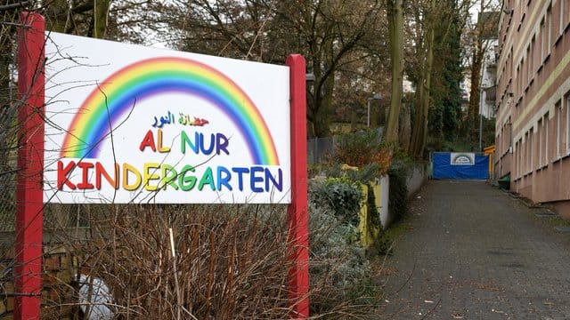Der Al-Nur-Kindergarten in Mainz: Rheinland-Pfalz hat der einzigen muslimischen Kindertagesstätte in diesem Bundesland die Betriebserlaubnis entzogen. Der Al-Nur-Kindergarten in Mainz: Rheinland-Pfalz hat der einzigen muslimischen Kindertagesstätte in diesem Bundesland die Betriebserlaubnis entzogen.
