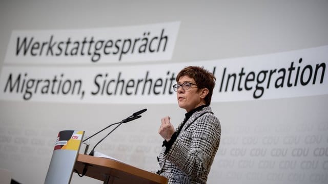 Annegret Kramp-Karrenbauer, CDU-Bundesvorsitzende, spricht zu den Themen Migration, Sicherheit und Integration. Annegret Kramp-Karrenbauer, CDU-Bundesvorsitzende, spricht zu den Themen Migration, Sicherheit und Integration.