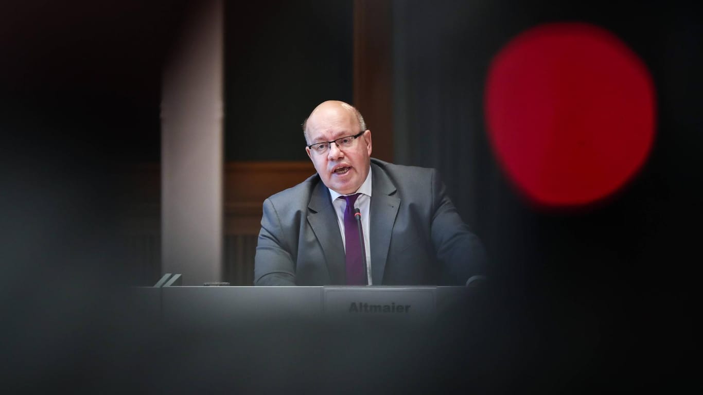 Peter Altmaier: Der Bundeswirtschaftsminister fordert Steuersenkungen, damit Deutschland für Unternehmen attraktiv bleibt.