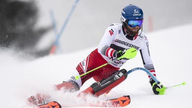 Marco Schwarz fährt in der Kombination um eine Medaille mit.