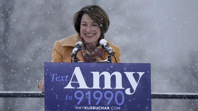 Amy Klobuchar gab ihre Kandidatur im verschneiten Minneapolis bekannt. Amy Klobuchar gab ihre Kandidatur im verschneiten Minneapolis bekannt.