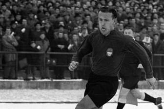 Dritter Triumph in Folge: Kurt Sommerlatt war im Pokalfinale 1957 mit dem FC Bayern erfolgreich.