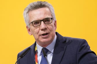 Thomas de Maizière: Der ehemalige Innenminister beklagt die mangelnde Vorbereitung der Regierung auf die Flüchtlingskrise im Jahr 2015.