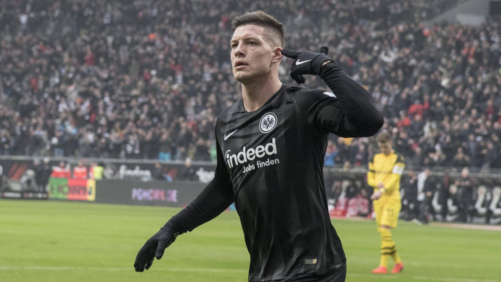 Luka Jovic jubelt über einen Treffer: Stürmt der Frankfurter schon bald für den FC Barcelona? Luka Jovic jubelt über einen Treffer: Stürmt der Frankfurter schon bald für den FC Barcelona?