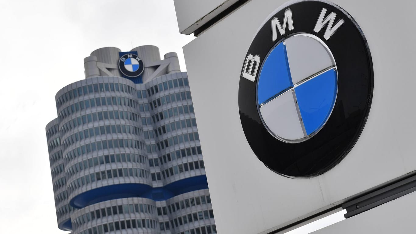 BMW-Zentrale in München: Der Autobauer ruft weltweit 480.000 Autos zurück.