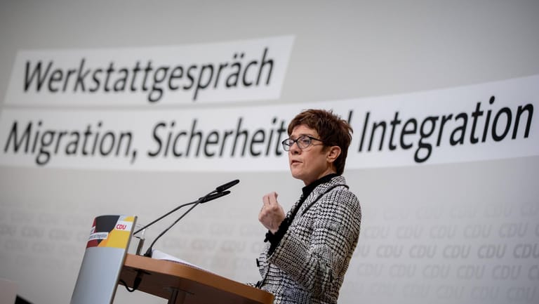 Annegret Kramp-Karrenbauer: Das Werkstattgespräch hat der CDU-Chefin einen deutlichen Auftrag erteilt: Härte.