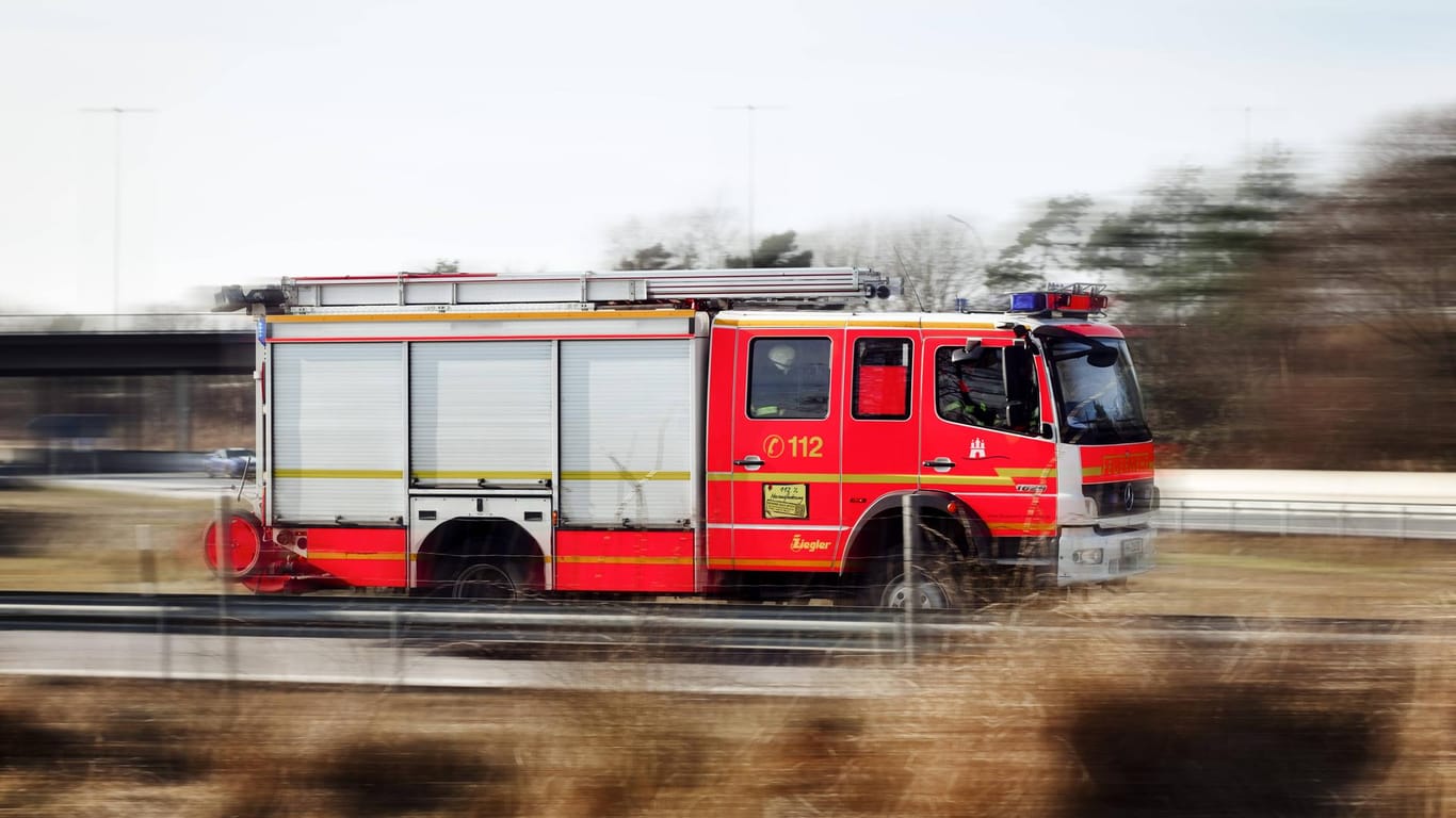 A14 in Sachsen: Ein Lkw-Fahrer ist auf tragische Weise ums Leben gekommen. (Symbolbild)