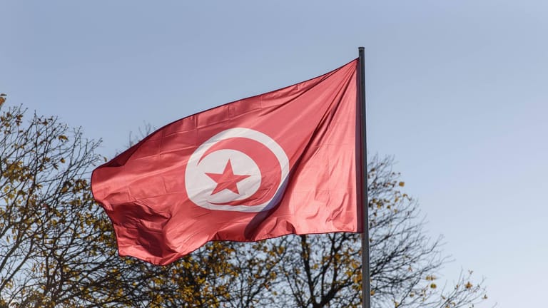 Tunesien: Ein schwuler Mann ist verurteilt worden, nachdem er sich bei der Polizei als Opfer einer Vergewaltigung gemeldet hatte. (Symbolbild)