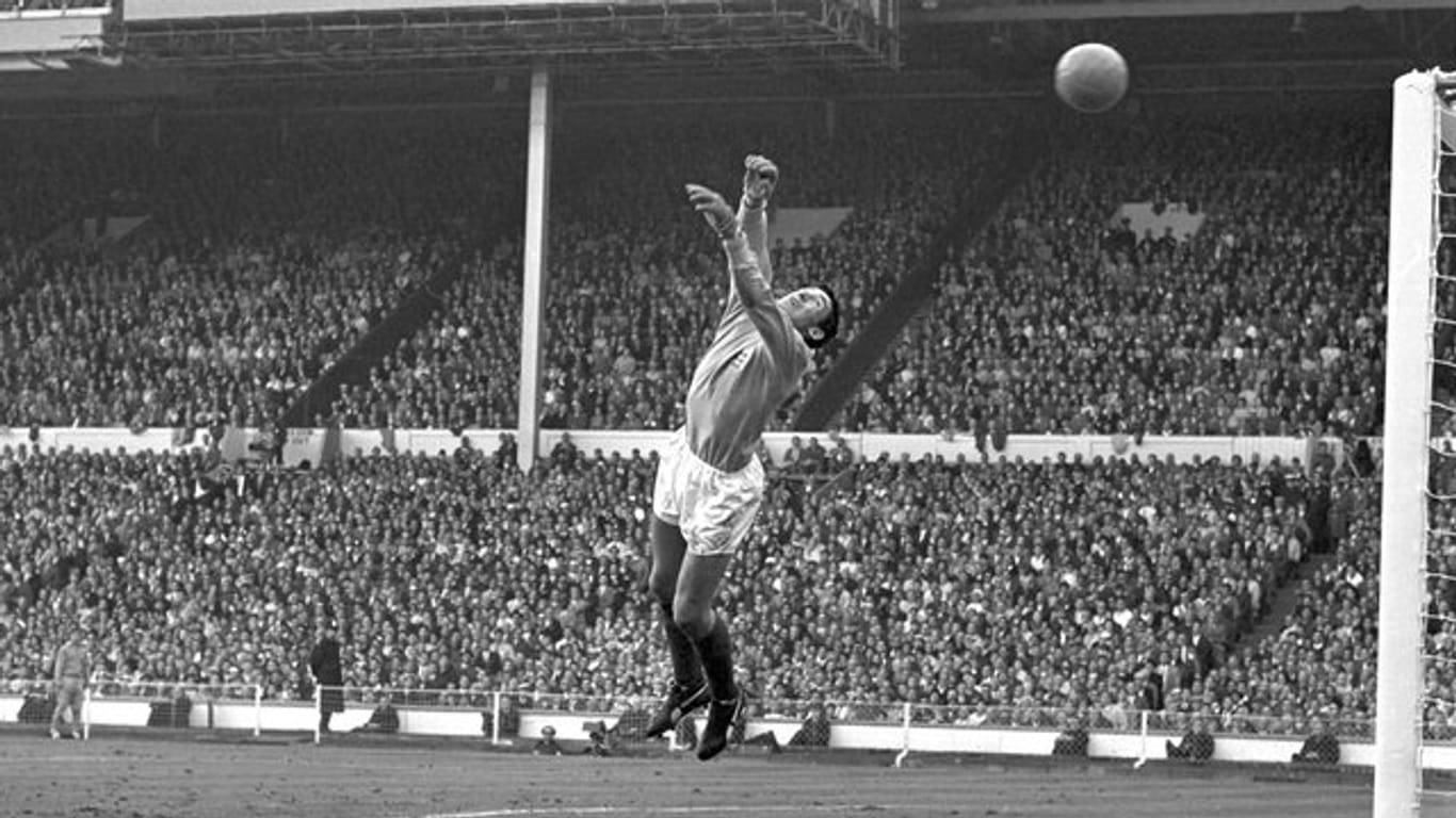 Der englische Torwart Gordon Banks beim WM-Finale 1966 gegen Deutschland.