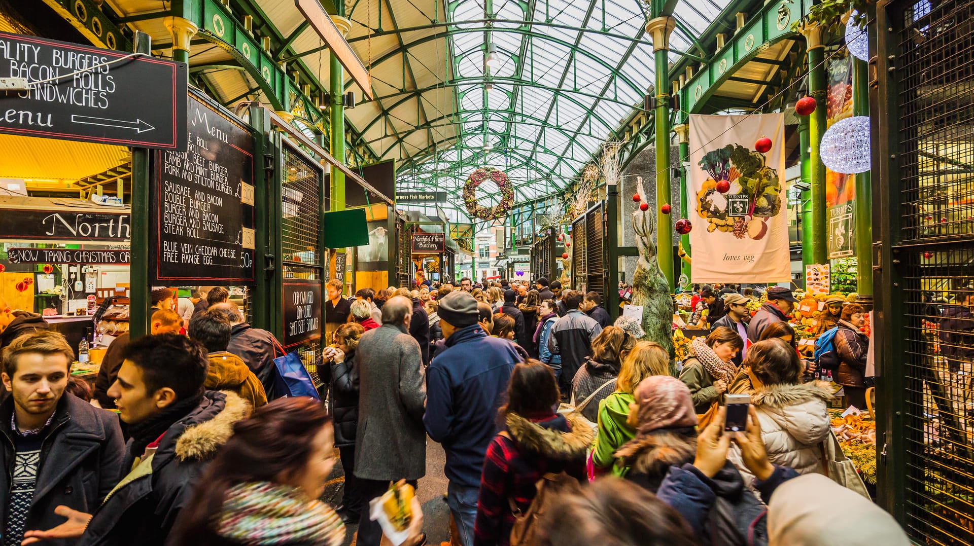 Borough Market: Frisches Brot, ausgefallene Gewürzmischungen und viele Imbisse. Der Markt bietet für Feinschmecker einiges zu kosten und auszuprobieren.