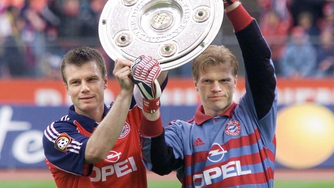 Thomas Helmer mit Oliver Kahn 1999: Damals holte der Abwehrspieler den dritten Meistertitel mit dem FC Bayern.