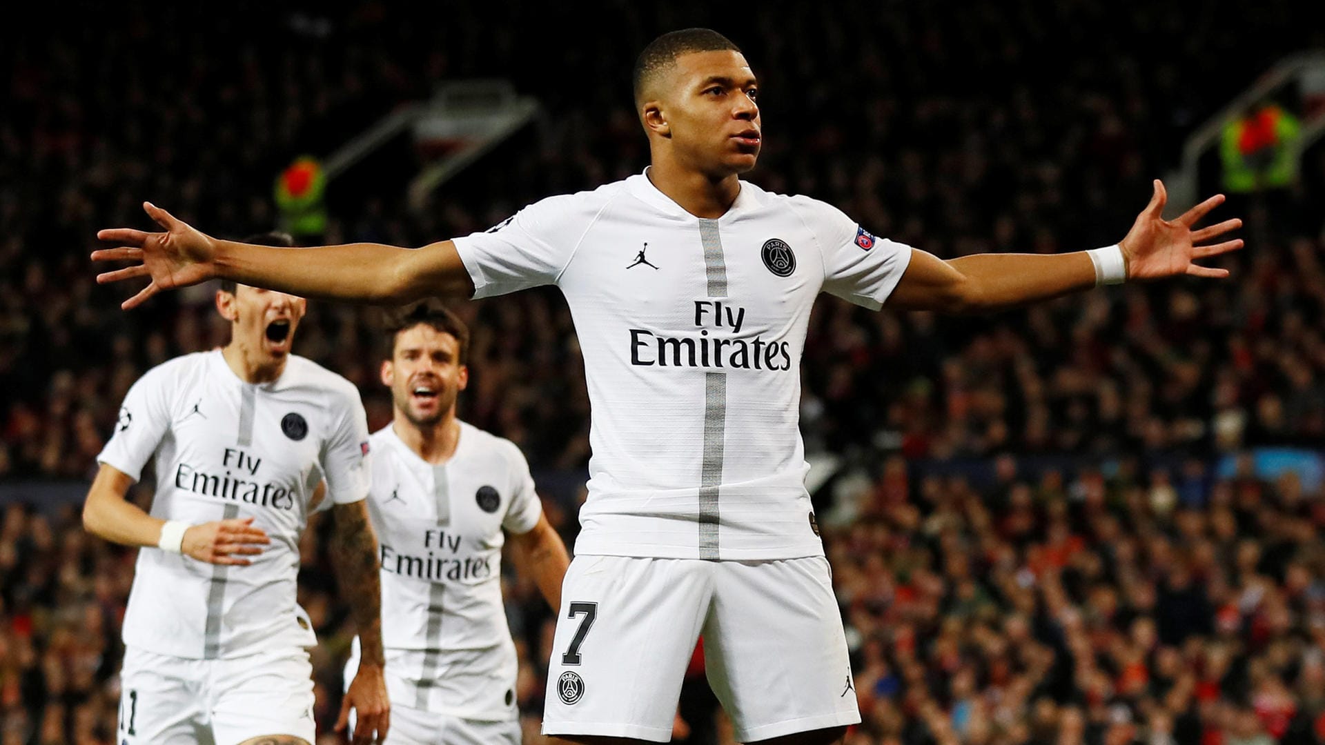 Zweites Tor: Paris-Superstar Kylian Mbappé lässt sich für seinen Treffer feiern.