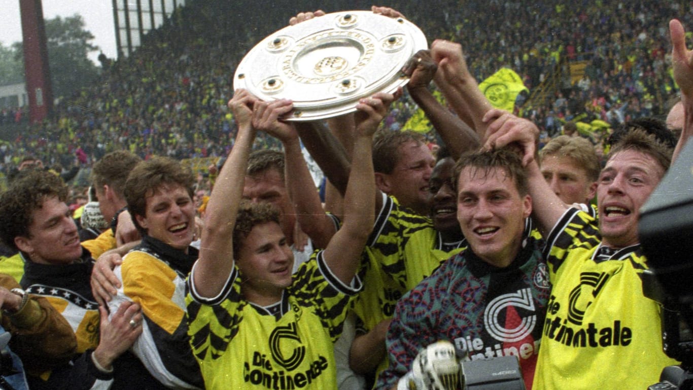 Freund rechts mit der BVB-Meistermannschaft 1995.