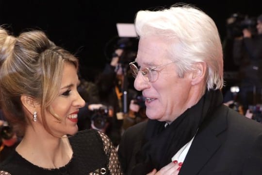 Richard Gere und Alejandra Silva freuen sich über ein Kind.