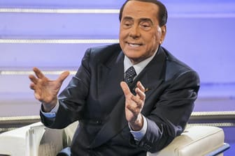 Der italienische Ex-Ministerpräsident Silvio Berlusconi: Aus Verantwortungsgefühl müsse er für die Europawahlen kandidieren.