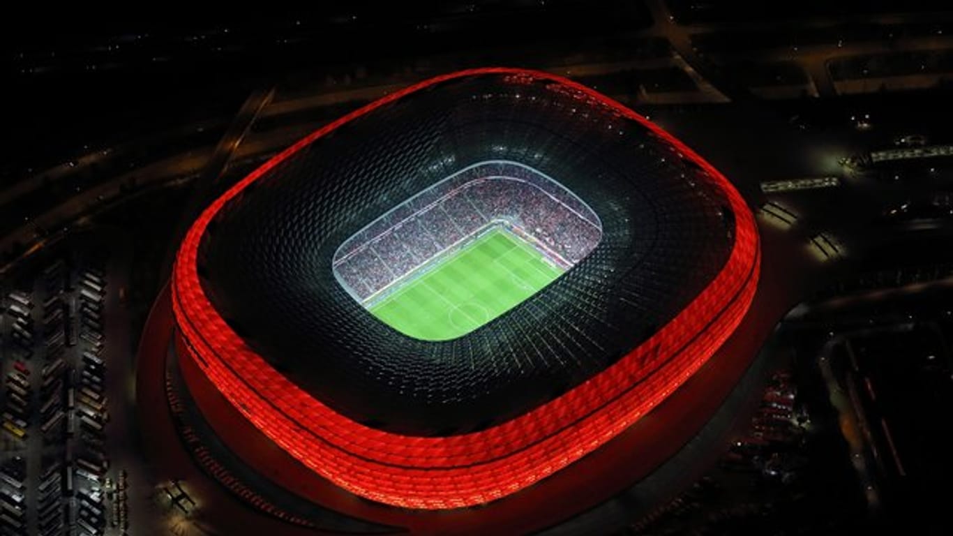 Der FC Bayern bewirbt sich gemeinsam mit der Stadt München um die Austragung des Champions-League-Finales 2021 in der Allianz Arena.