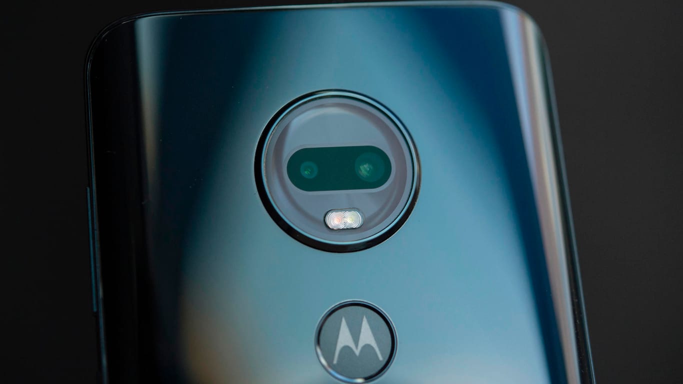 Das Moto G7+: Das neue Motorola-Smartphone verfügt über zwei Kameras mit 16 und 5 Megapixeln. Das 16-Megapixel-Modell kommt mit optischer Bildstabilisierung.