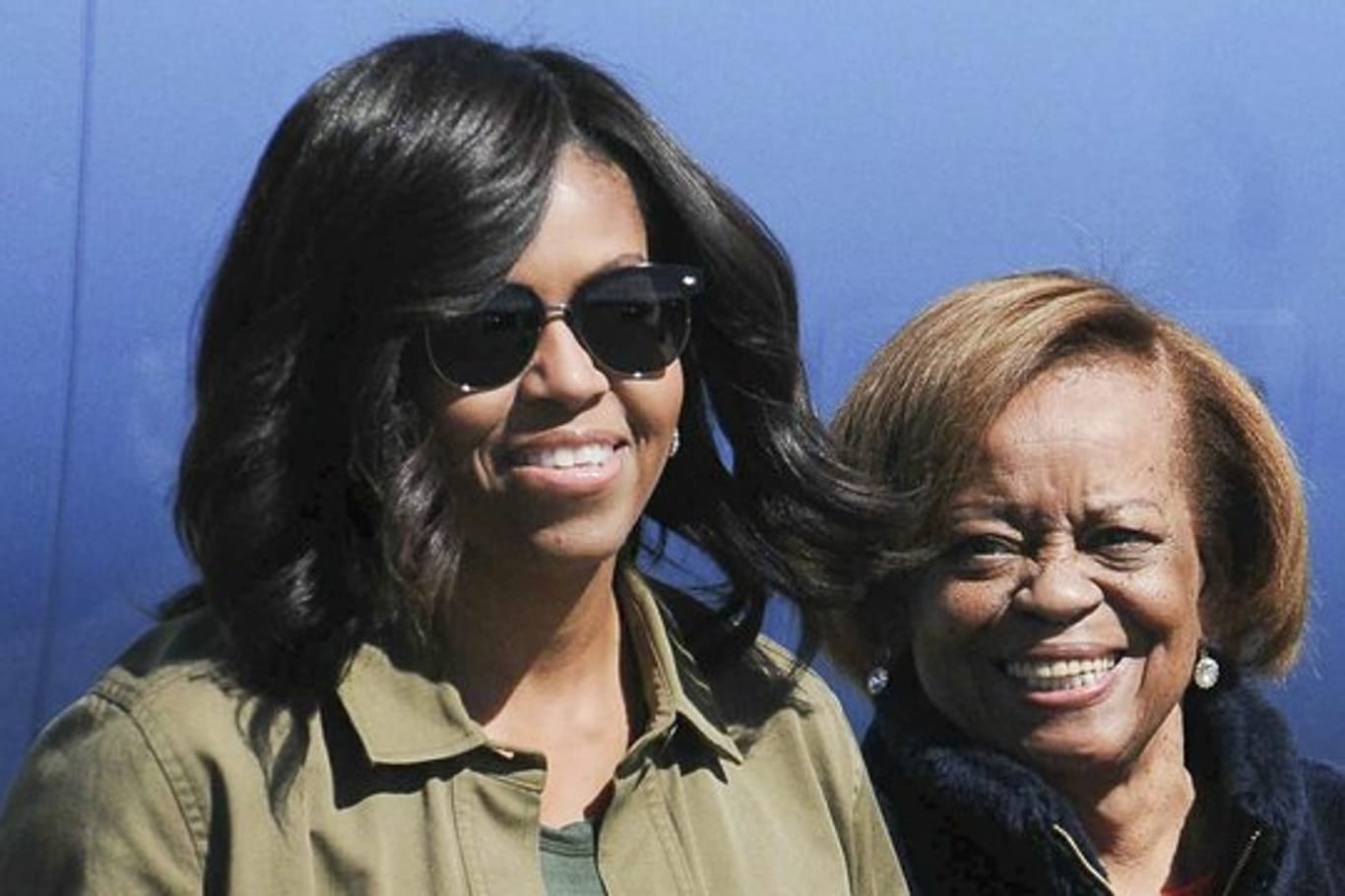 Michelle Obama (l) und ihre Mutter Marian Robinson 2016 in Buenos Aires.