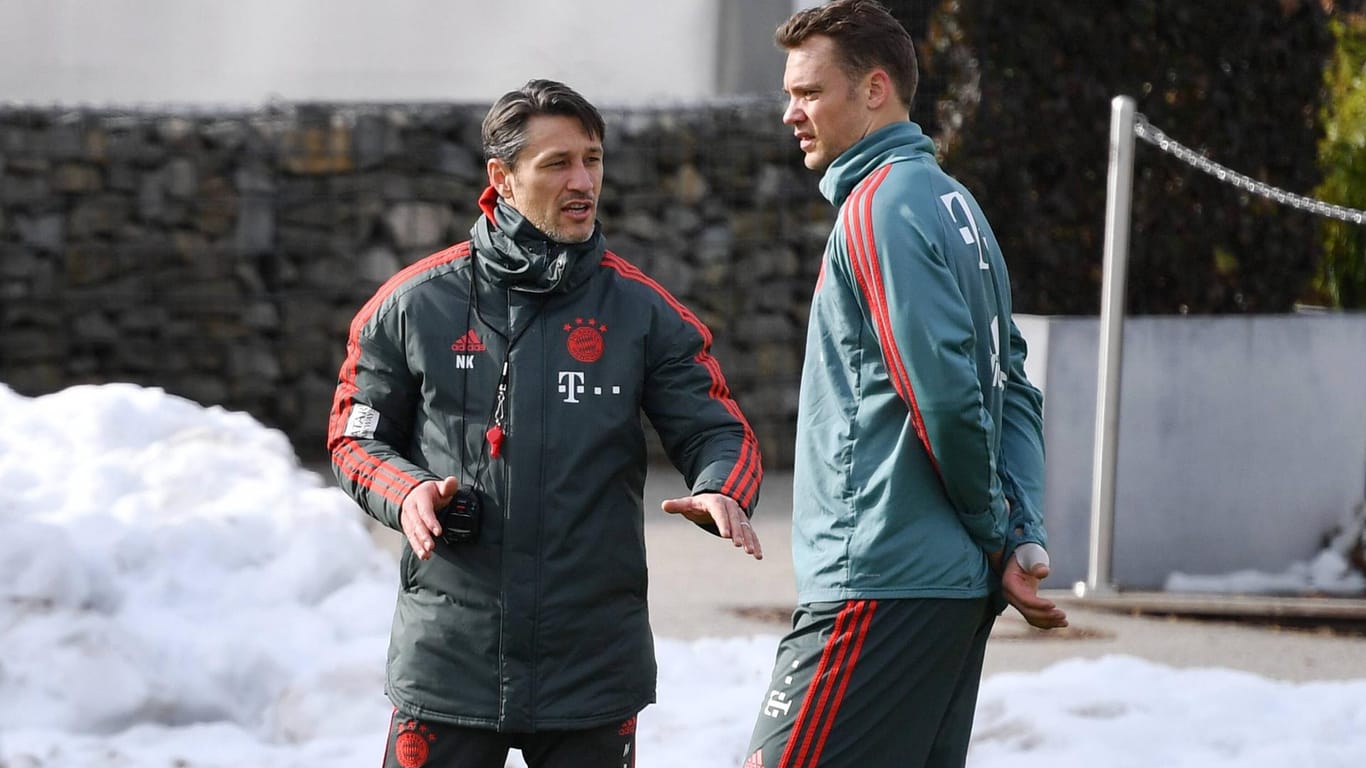 Im Zwiegespräch: Bayern-Trainer Niko Kovac (l.) und sein Torwart Manuel Neuer während des Trainings.