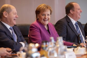 Olaf Scholz, Angela Merkel, Helge Braun: Heute haben sich die Koaltionsspitzen zum ersten Koaltionsausschuss ides Jahres im Kanzleramt getroffen.
