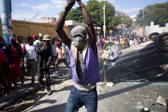 Tausende Haitianer fordern den Rücktritt von Präsident J.