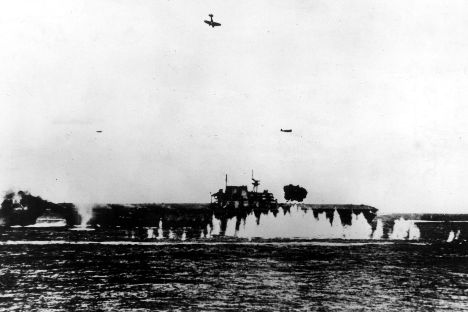 Archivfoto der "USS Hornet": Der Flugzeugträger sank im Oktober 1942 während einer Schlacht vor den Salomonen-Inseln im Pazifik.