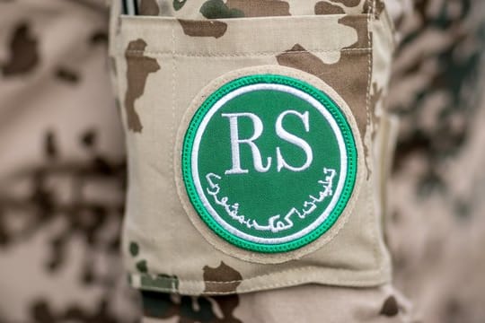 Die Buchstaben "RS" an der Uniform eines in Afghanistan stationierten Soldaten.