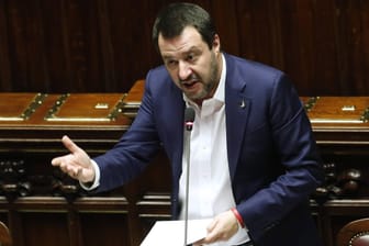 Matteo Salvini: Der italienische Innenminister hat einen verdächtigen Tunesier ausgewiesen.