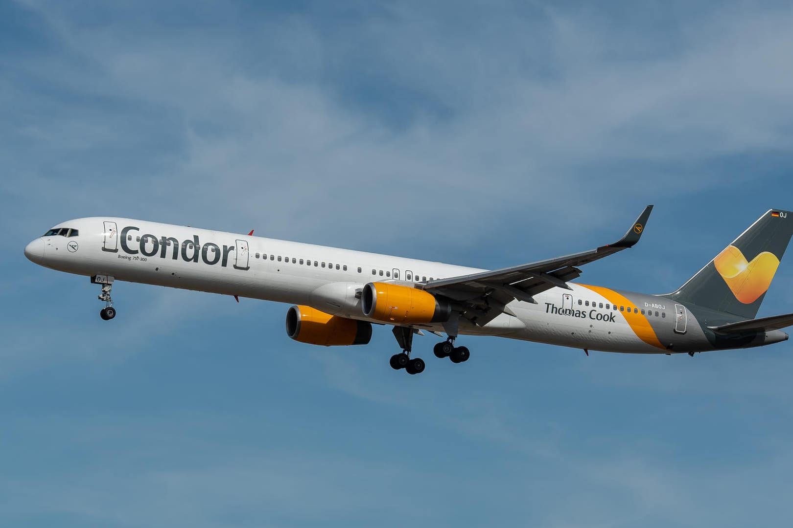 Eine Boeing 757 von Condor: Ryanair wäre an Teilen von Thomas Cook Airlines interessiert.