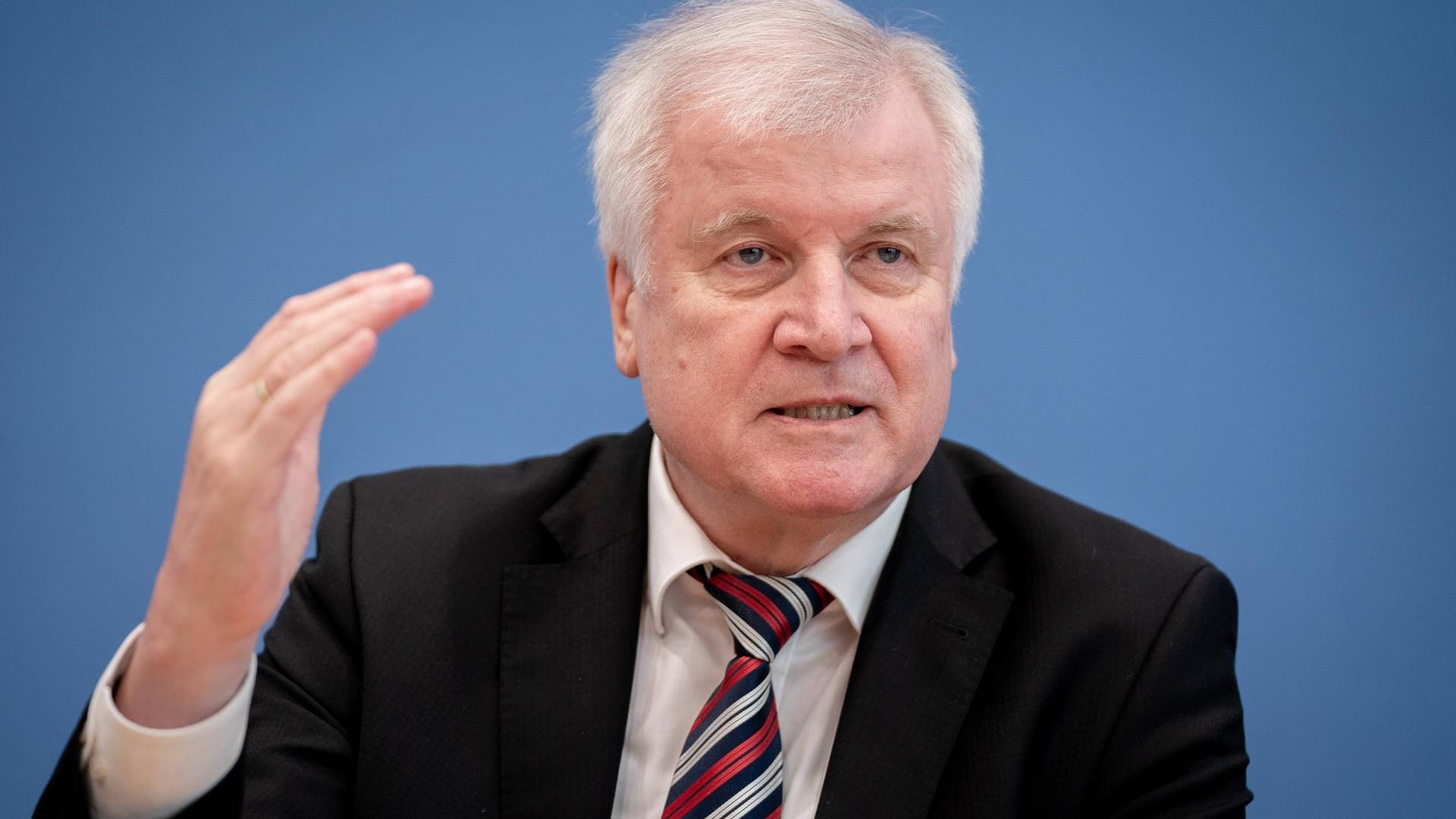 Horst Seehofer: Der Innenminister hat ein "Geordnete-Rückkehr-Gesetz" vorgelegt. Horst Seehofer: Der Innenminister hat ein "Geordnete-Rückkehr-Gesetz" vorgelegt.