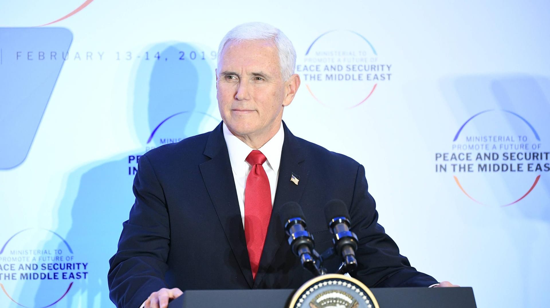 Mike Pence: Der US-Vizepräsident forderte die EU auf einer Konferenz in Polen zur Abkehr vom Iran-Abkommen auf. Mike Pence: Der US-Vizepräsident forderte die EU auf einer Konferenz in Polen zur Abkehr vom Iran-Abkommen auf.
