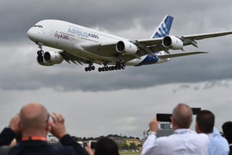 A380: Wegen mangelnder Nachfrage stellt Airbus die Produktion des weltgrößten Passagierjets ein.