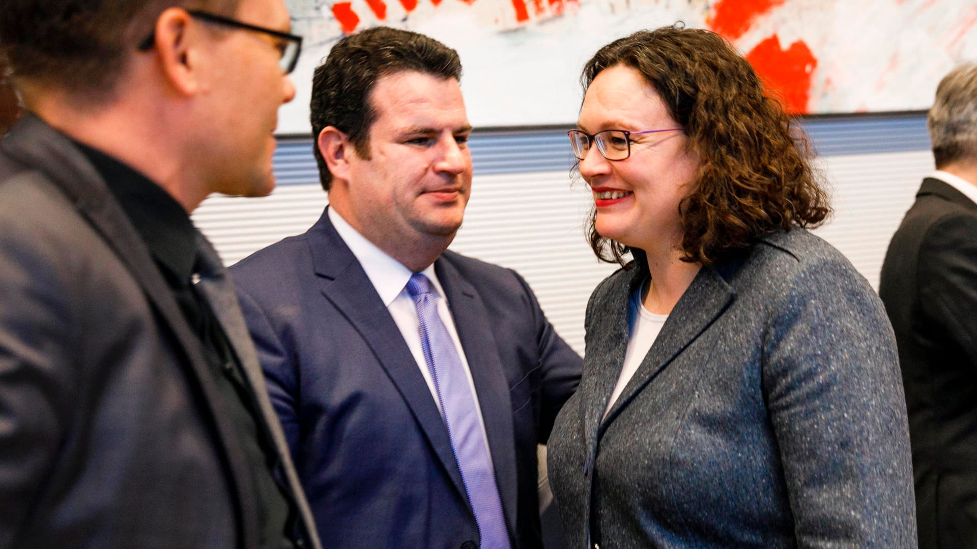 Carsten Schneider (l-r), Hubertus Heil, Andrea Nahles: Die SPD legt nach einer neuen Umfrage zu.