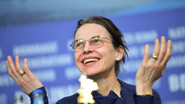 Angela Schanelec hat mit "Ich war zuhause, aber" eine rätselhafte Ballade gedreht. Angela Schanelec hat mit "Ich war zuhause, aber" eine rätselhafte Ballade gedreht.