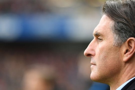 Bruno Labbadia muss sich bald Gedanken über seine Zukunft als Trainer beim VfL Wolfsburg machen.