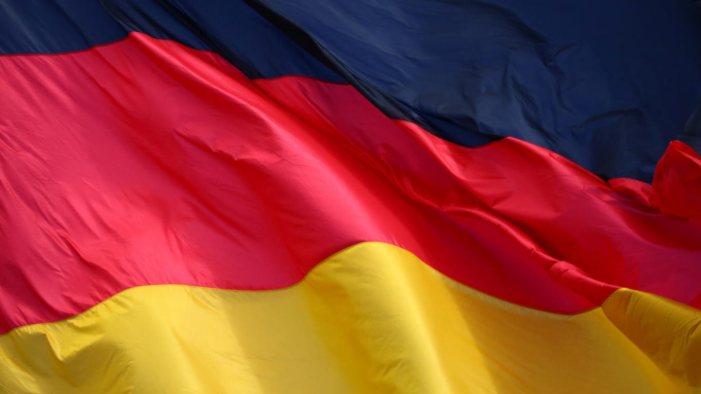 Schwarz, Rot, Gold: Über Integration soll sich Deutschland keine Gedanken machen, meint Kolumnistin Lamya Kaddor.