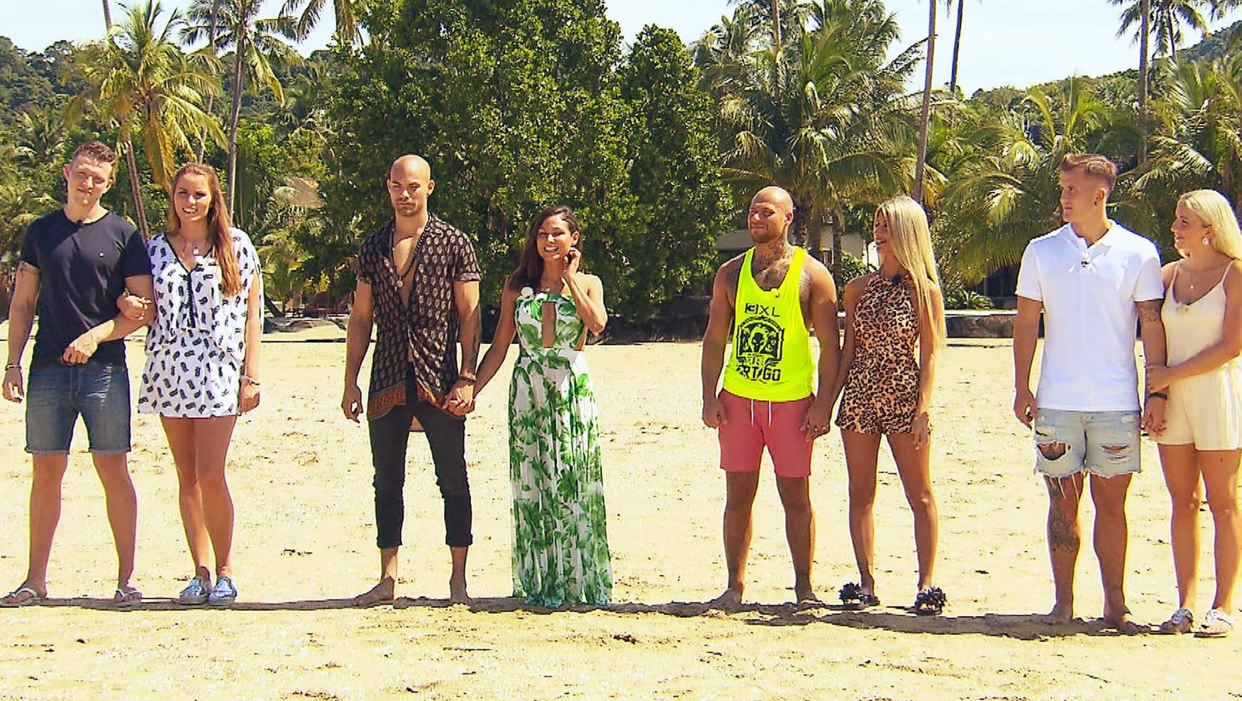 Janis, Lisa, Fabian, Ziania, Salvatore, Christina, Robin, Lena (v.l.): Sie sind bei "Temptation Island" dabei.