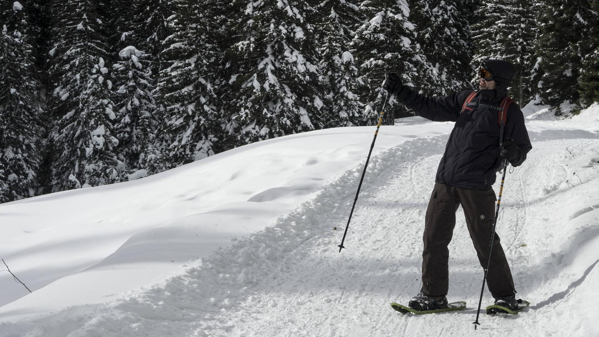 Schneeschuhwanderung (Symbolbild): Ein 96-Jähriger wird seit der Tour vermisst.