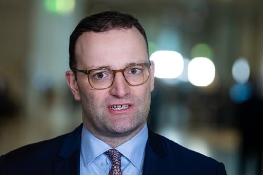 Bundesgesundheitsminister Jens Spahn: "Ich halte nichts von diesen Therapien, schon wegen meines eigenen Schwulseins.
