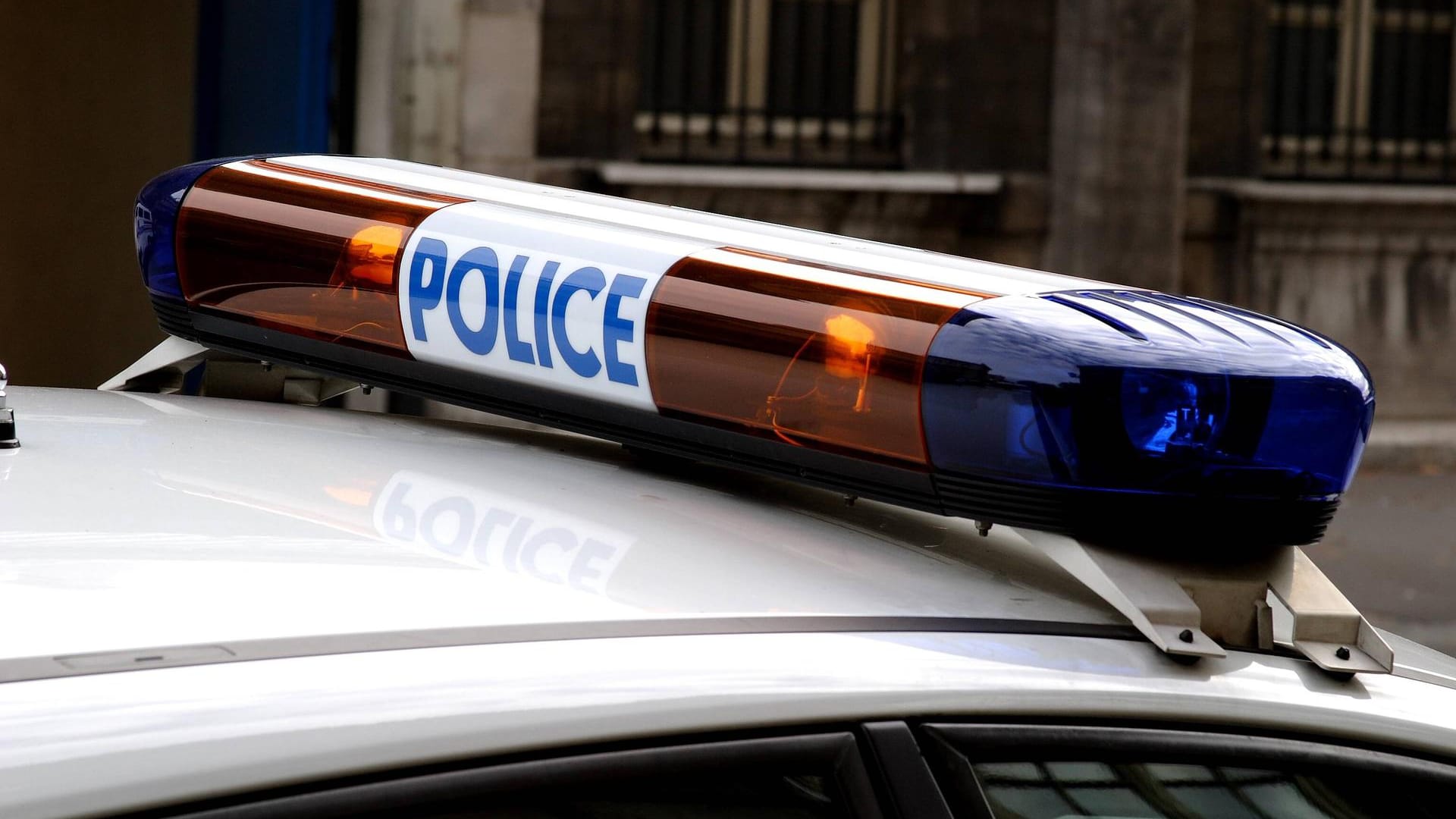 Die Sirene eines Polizeiwagens in Frankreich Die Sirene eines Polizeiwagens in Frankreich