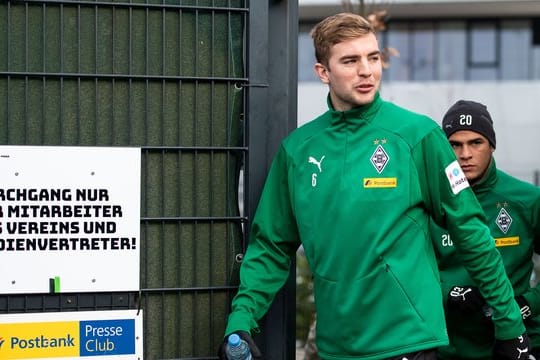 Gladbachs Christoph Kramer (l) hält nichts von Mentalitäts-Debatten im Fußball.