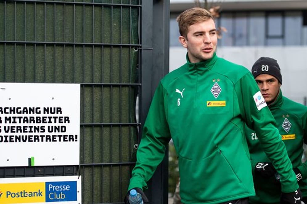 Gladbachs Christoph Kramer (l) hält nichts von Mentalitäts-Debatten im Fußball.