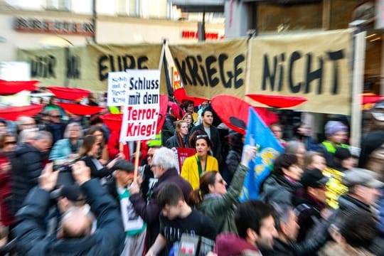 Demonstration gegen die Sicherheitskonferenz.