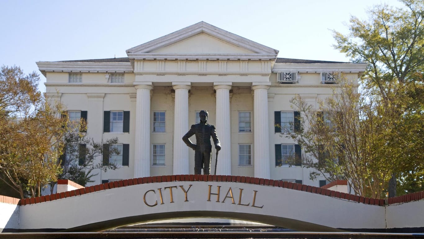 Rathaus in Jackson, Mississippi (Symbolbild): Bei einer Geiselnahme in Clinton, einem Vorort von Jackson, sind vier Menschen ums Leben gekommen.