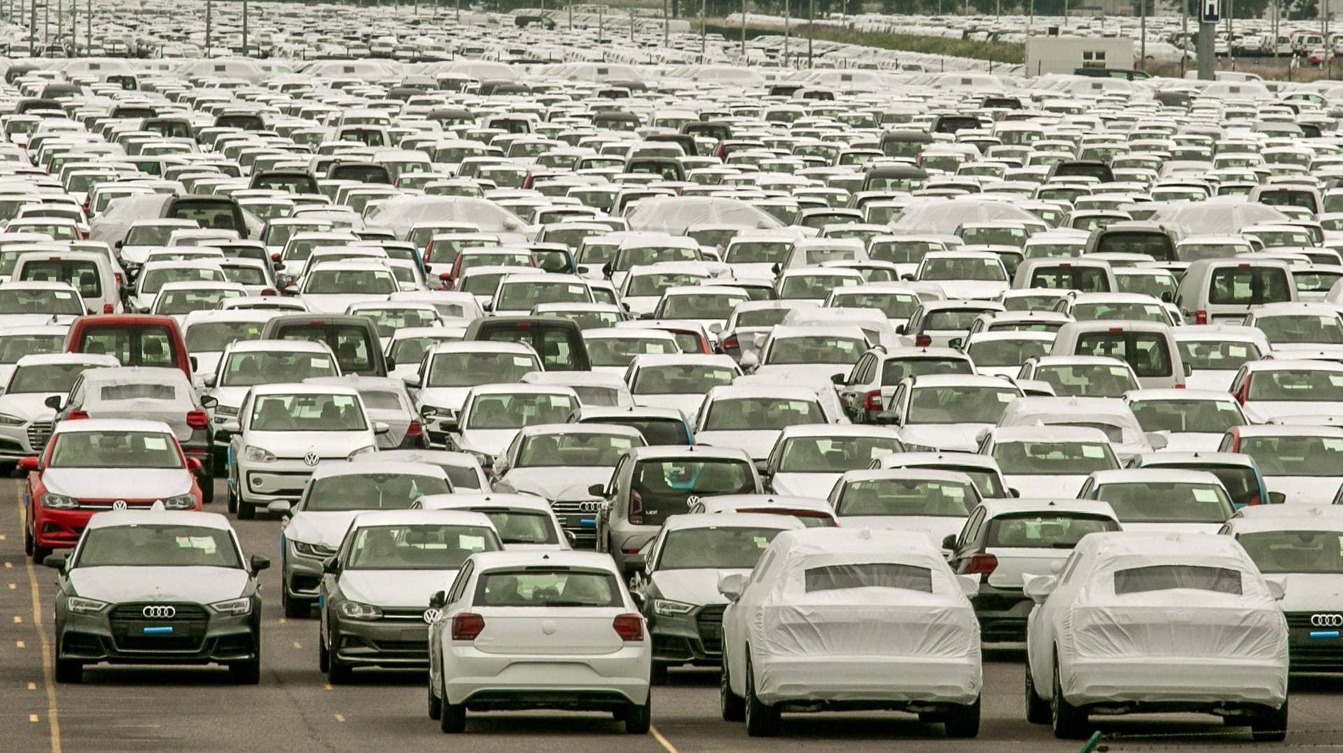 Werk Emden des Volkswagen-Konzerns: Die Politik der Regierung Trump könnte schwerwiegende Probleme für die deutsche Automobilindustrie bewirken.