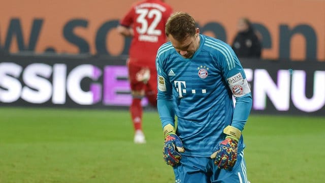 Musste in Augsburg zweimal hinter sich greifen: Bayern-Keeper Manuel Neuer. Musste in Augsburg zweimal hinter sich greifen: Bayern-Keeper Manuel Neuer.